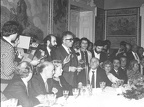 34. Ο Θεόδωρος Άννινος ανήμερα του Αγίου Ανδρέα στο Δημαρχείο, με καλεσμένους μεταξύ άλλων το Μένιο Κουτσόγιωργα, το Γιώργο Κατσιφάρα, το Γιώργο Παπανδρέου και τη Μάργκαρετ Παπανδρέου