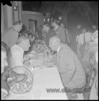 10. Γεύμα στην οικία τού Γεωργίου Παπανδρέου,1962 (φωτό Βασίλης & Αλέξανδρος Τσακιράκης)