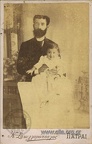 7. Ο φαρμακοποιός Χρήστος Τσιμπουράκης με την κόρη του Ευγενία, 1890(περίπου)