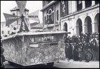 46. Άρμα στην πλατεία Γεωργίου, μπροστά από το Δημοτικό Θέατρο