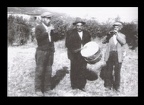 3. Το παραδοσιακό μουσικό συγκρότημα του Λειβαρτζίου, "Τα ταβούλια", δεκαετία 1960