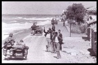 6. Γερμανοί μοτοσυκλετιστές της επίλεκτης μονάδας των Waffen SS, Leibstandarte Adolf Hitler, στον παραλιακό δρόμο της Ναυπάκτου