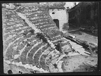4. Το Ρωμαϊκό Ωδείο πριν την αναστήλωση. Άποψη από το κοίλο. Διακρίνεται μέρος τής ορχήστρας και η είσοδος